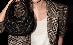 穷山村女娃性事